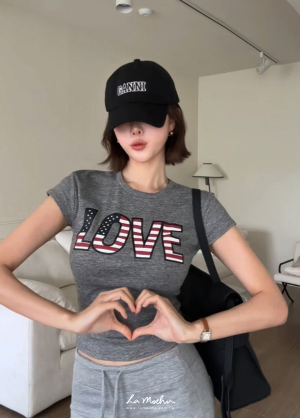 LOVE合身彈性上衣
